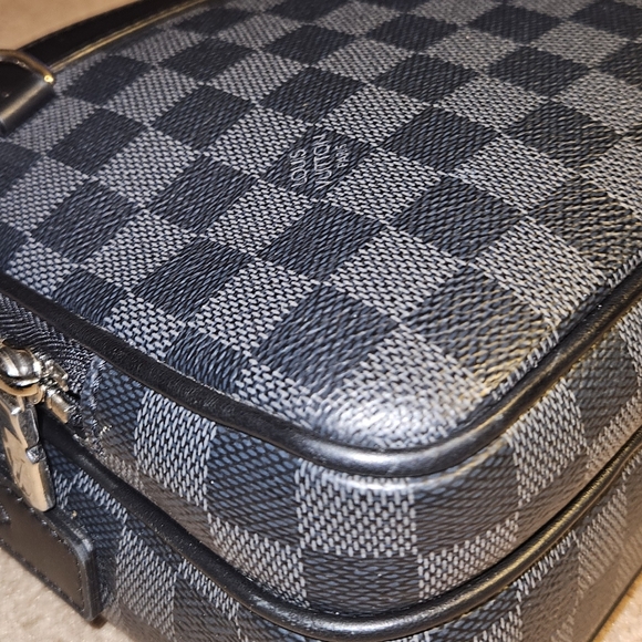 Louis Vuitton Damier Graphite Trocadero Messenger Bag - Picture 10 of 16
